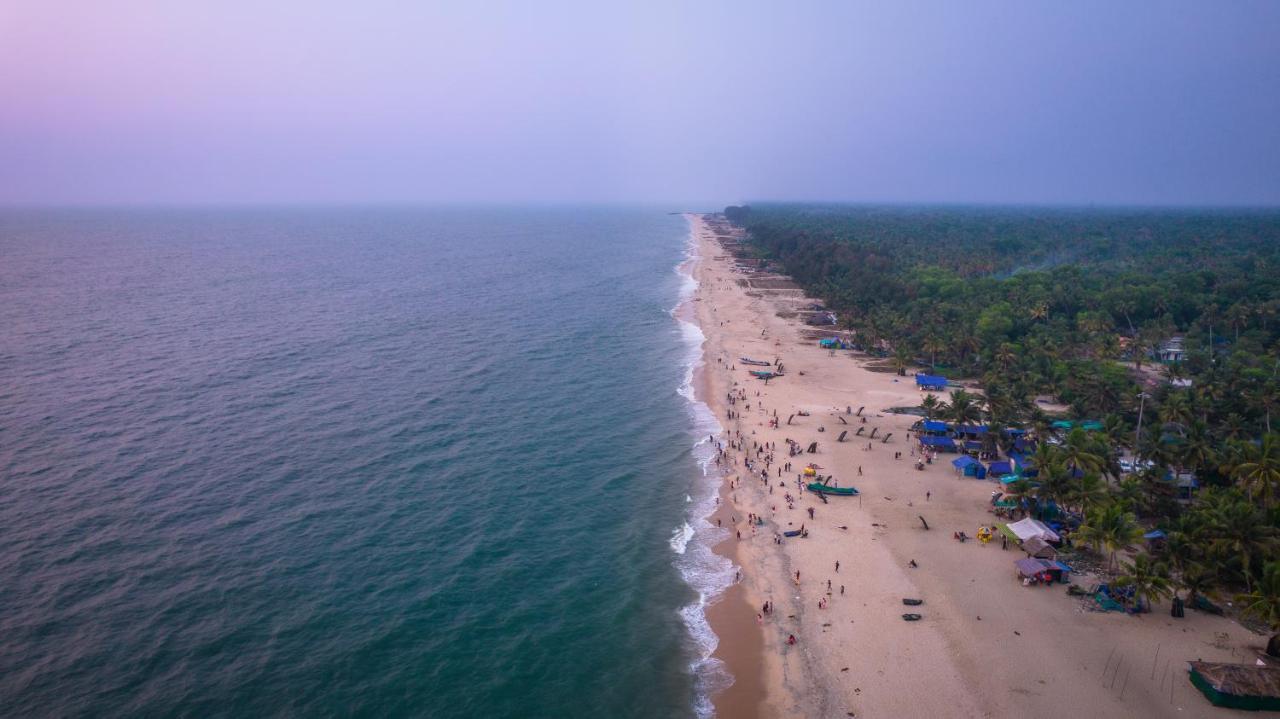 Amritara A Beach Symphony Марарикулам Экстерьер фото