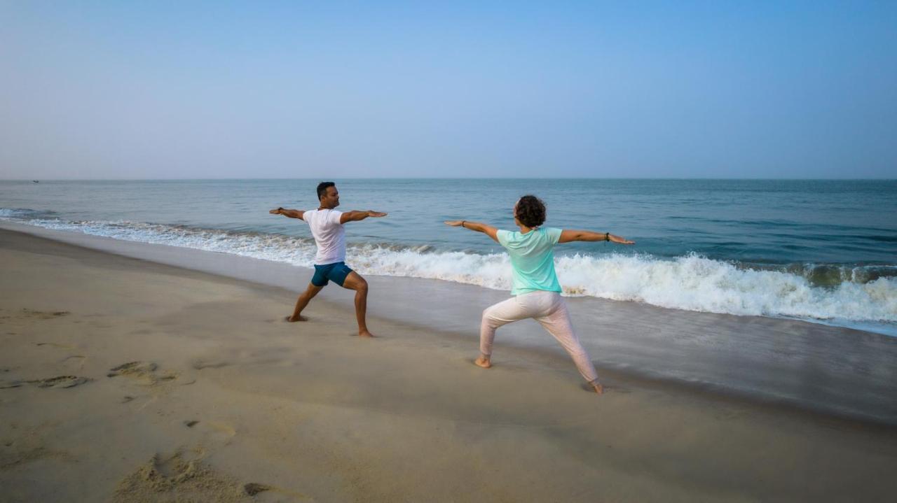 Amritara A Beach Symphony Марарикулам Экстерьер фото