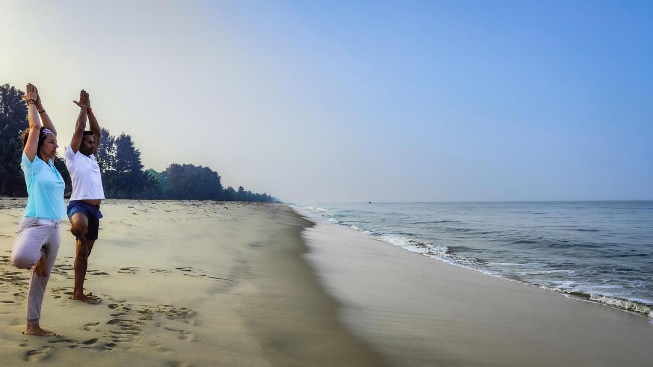 Amritara A Beach Symphony Марарикулам Экстерьер фото
